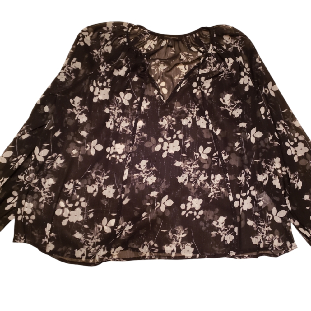 Banana Republic black & white floral blouse